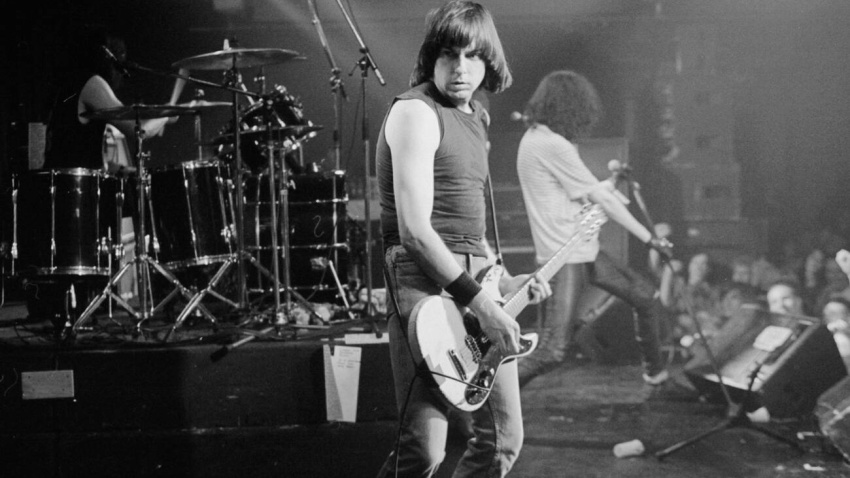 BTTYJ0 BTTYJ0 Johnny Ramone live at the Paradiso, Amsterdam 1989. Image shot 1989. Exact date unknown.