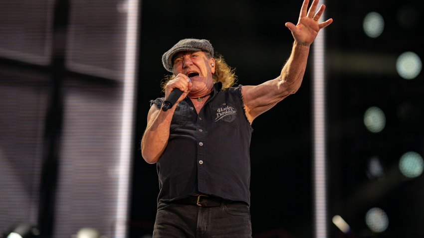 3D8EAJC Adelaide, South Australia, Australia. 30th Nov, 2025. AC/DC Lead Singer BRIAN JOHNSON on Sunday at the BP Ultimate Adelaide Grand Final. (Credit Image: © James Forrester/ZUMA Press Wire) EDITORIAL USAGE ONLY! Not for Commercial USAGE! Credit: ZUMA Press, Inc./Alamy Live News