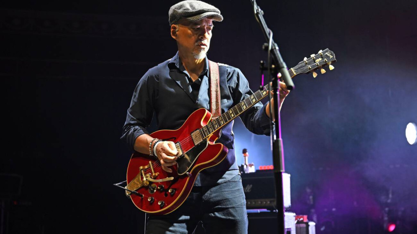 3EJD01A 3EJD01A UK. 28th May, 2026. LONDON, ENGLAND - MAY 28: Joey Santiago of Pixies' performing at Royal Albert Hall on May 28, 2026 in London, England.CAP/MAR © MAR/Capital Pictures Credit: Capital Pictures/Alamy Live News