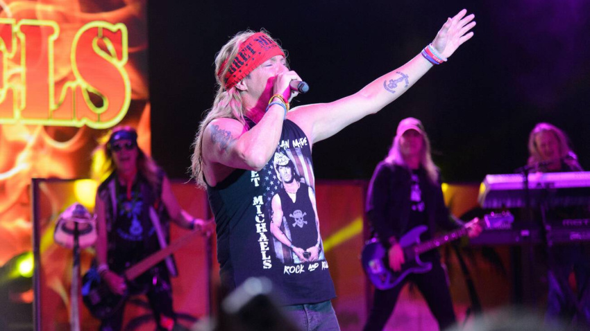 3DYG4WB Pompano Beach, USA. 06th Mar, 2026. Bret Michaels performs in Pompano Beach, Florida on March 6, 2026. The performance was part of Michaels' Live & Amplified tour. (Photo by Geoffrey Clowes/Sipa USA) Credit: Sipa USA/Alamy Live News