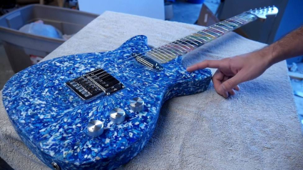 Figura Decorativa De Guitarra De Plástico - Instrumento Musical Miniaturas Para Estantería O Colección