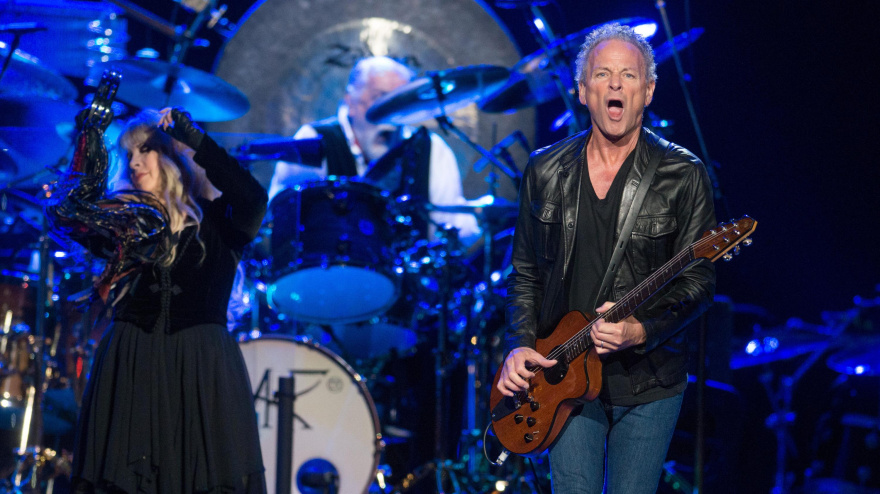 DFFKHC Glasgow, UK . 03rd Oct, 2013. Stevie Nicks, Lindsey Buckingham of Fleetwood Mac perform on stage at the Hydro on October 3rd, 2013 in Glasgow, UK Credit:  Sam Kovak/Alamy Live News