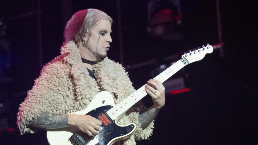 2R6AB6J John 5 and Vince Neil of Motley Crue performs live on the Festival Stage at Sweden Rock Festival on June 07, 2023.Photo: Fredrik Sandberg / TT / code