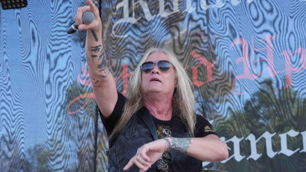 3BCCW33 May 18, 2025: Musician - SEBASTIAN BACH, former lead singer for Skid Row, headlining ROCK FOR RONNIE 2025 Concert in the Park fund-raiser, benefiting the Ronnie James Dio Stand Up and Shout Cancer Fund, Gene Autry Museum, Los Angeles, CA, USA, May 18, 2025. This years concert raised over $25,000 for cancer research and marked the 15th year of this important event...Credit Image cr Scott Mitchell/ZUMA Press (Credit Image: © Scott Mitchell/ZUMA Press Wire) EDITORIAL USAGE ONLY! Not for Commercial USAGE!