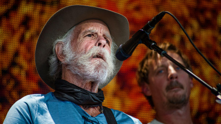 2T09YDD Bob Weir at Farm Aid 2023