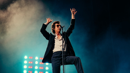 Alex Turner, durante una actuación en el BBK.