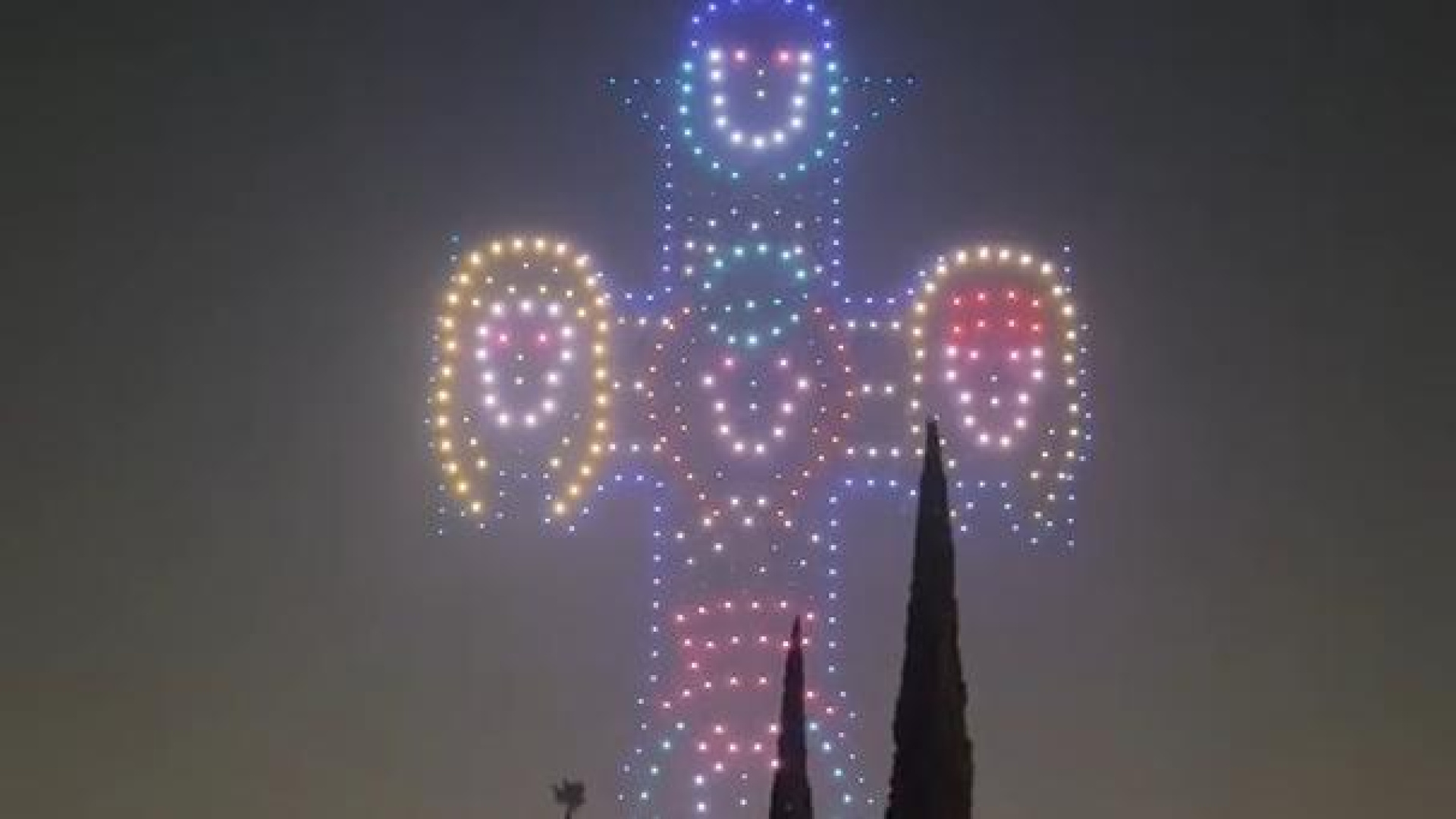 Guns N' Roses iluminan el cielo de Los Ángeles con 500 drones y dejan claro lo que tienen que decir