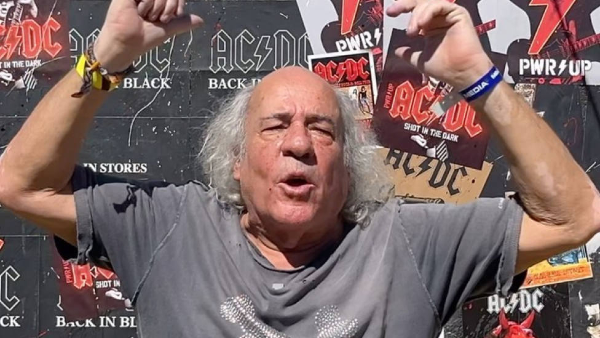 El Pirata ya ha estado en el pop-up bar de AC/DC en Indio y así ha sido ...