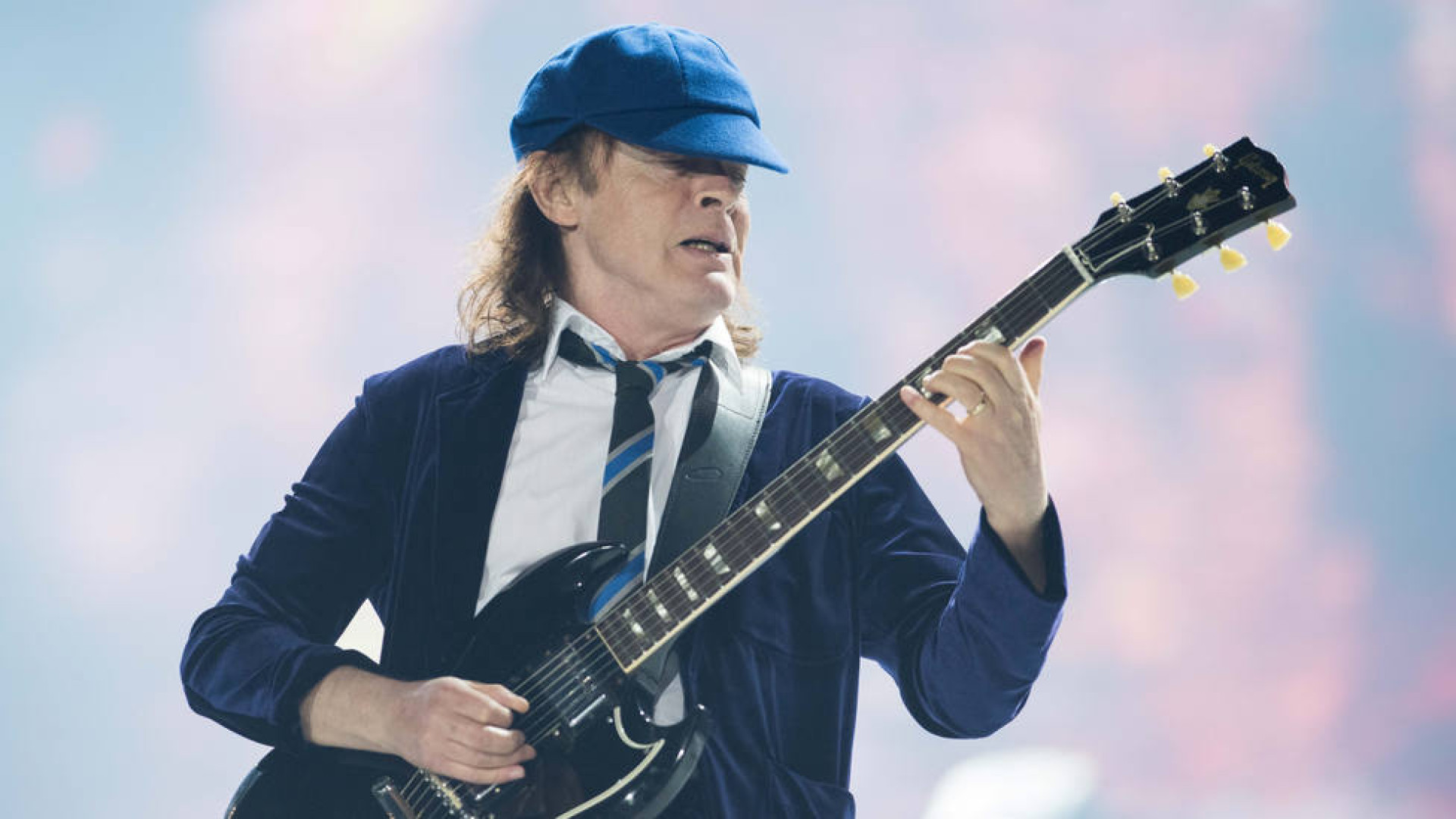 Angus Young (AC/DC) desvela cómo se siente en el escenario: 