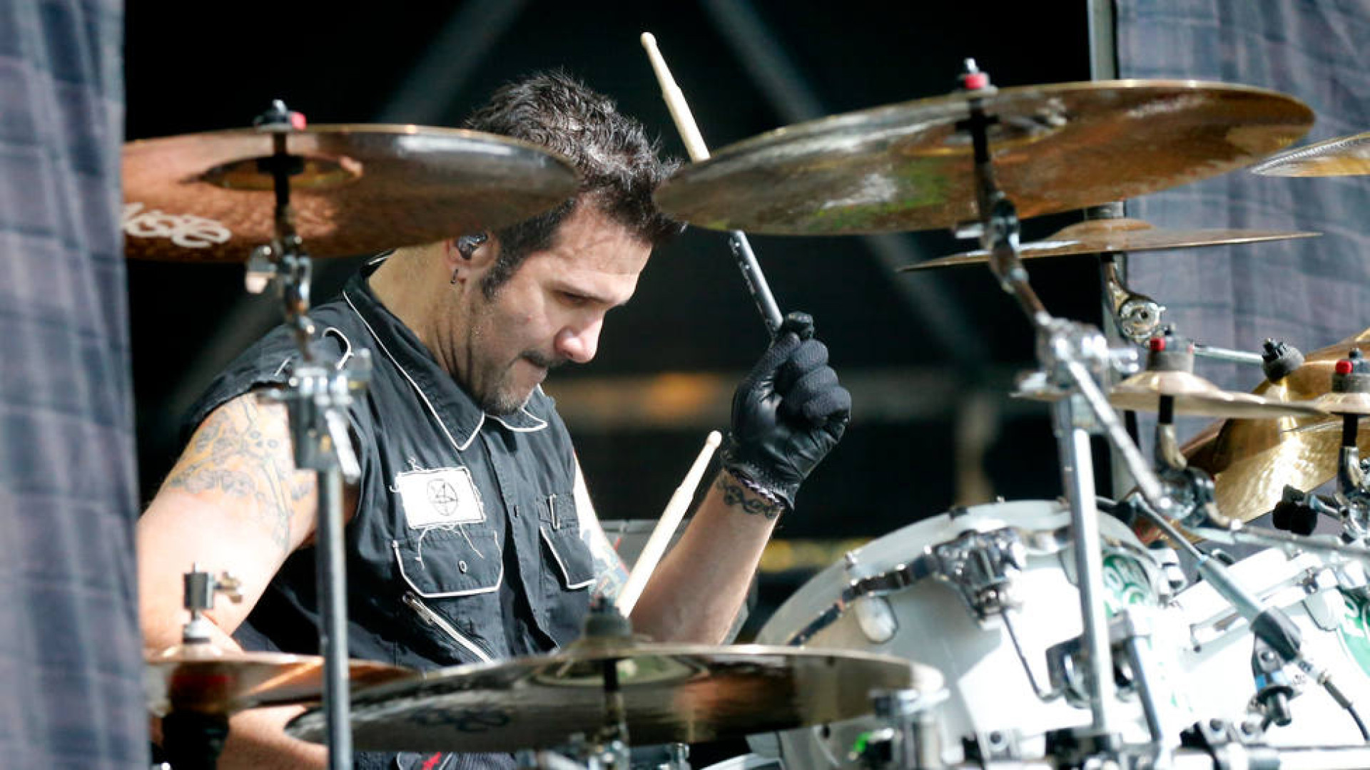 charlie-benante-comparte-su-destreza-como-bater-a-de-pantera-en-un