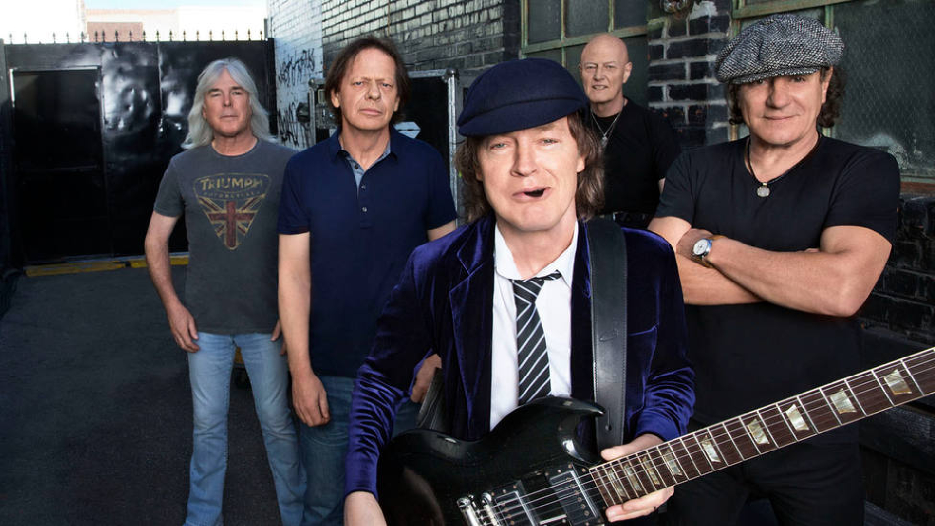 Лучшие песни асдс. Солист ас дс. Первый солист группы иси диси. Лучшие песни асдс. Ac dc фото группы.