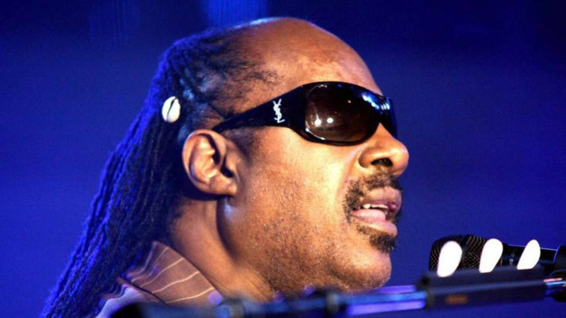 Сити вандер американский. Стиви уандер слепой. Стиви уандер. Стиви вандер лучшие слушать. Стиви уандер сейчас.