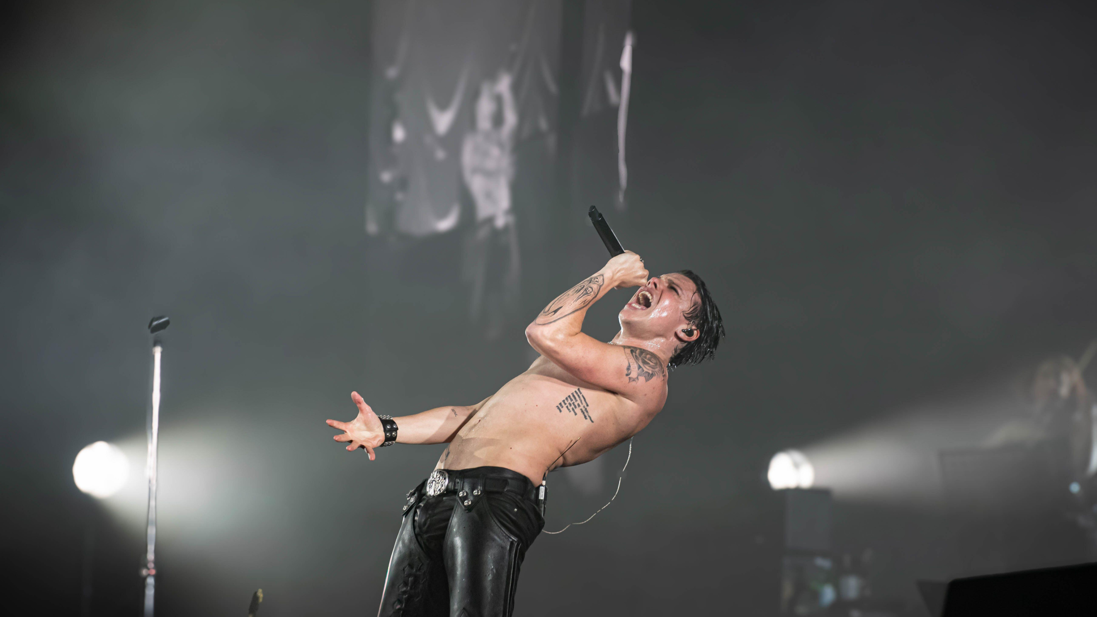 Yungblud arranca su gira británica presumiendo de raíces: así fue el primer concierto