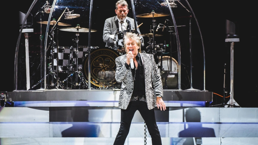 M1RAY0 Milan, Italy, January 31st 2018: The British rock singer and songwriter Rod Stewart performing live in Milan for his single Italian concertPhoto: Alessandro Bosio/Alamy Live News
