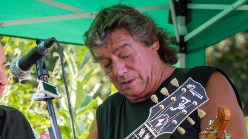 GR0P5A Dave Edwards ( ex Manfred Mann) and Dennis Stratton (ex Iron Maiden) play as a duo to customers at the Crown, Little Walden, Essex,UK