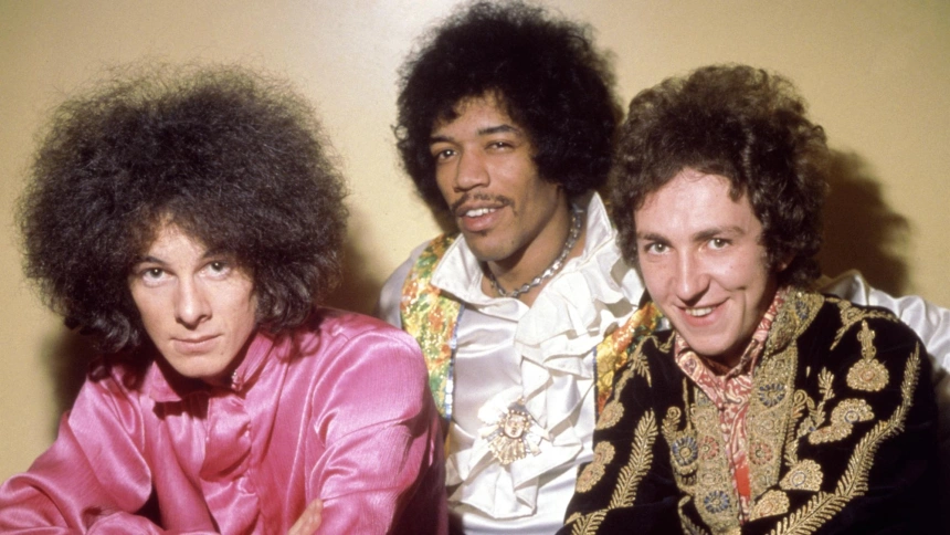 ATKGR5 JIMI HENDRIX EXPERIENCE in June 1967. From left:  Noel Redding, Jimi Hendrix, Mitch Mitchell. Photo Tony Gale. Image shot 06/1967. Exact date unknown.
