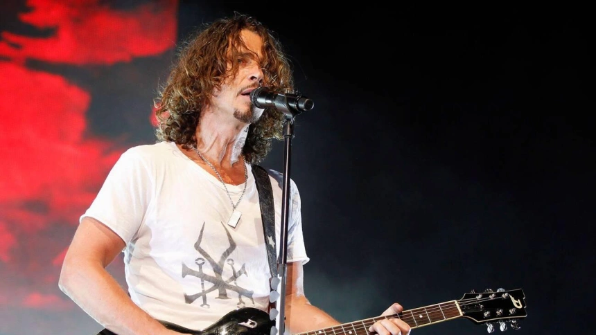 2C40MFP 2C40MFP Vocalist Chris Cornell performs with Soundgarden in West Palm Beach, Florida