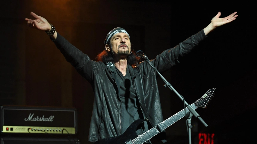 R01TDY Fort Lauderdale FL, USA. 30th Oct, 2018. The Bruce Kulick Band performs at Revolution Live on October 30, 2018 in Fort Lauderdale, Florida. Credit: Mpi04/Media Punch/Alamy Live News