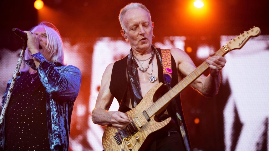 2R6ACK5 Joe Elliot and Phil Collen of Def Leppard performs live on the Festival Stage at Sweden Rock Festival on June 07, 2023.Photo: Fredrik Sandberg / TT /