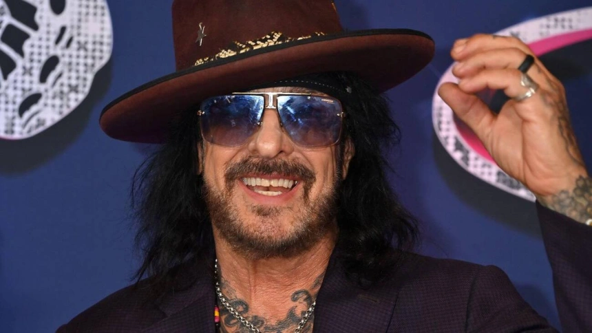 3CBRKF3 Nashville, USA. 08th Aug, 2025. Nikki Sixx arriving at Dolly Parton's Nashville premiere of Dolly: A True Original Musical held at Fisher Center for the Performing Arts on August 8, 2025 in Nashville, TN © Tammie Arroyo/AFF-USA.com Credit: AFF/Alamy Live News