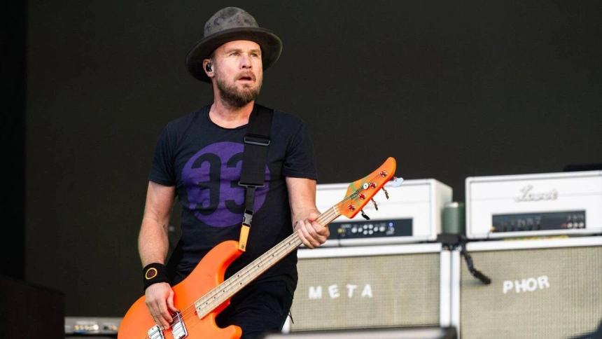 2X8NG84 Napa, USA. 25th May, 2024. Jeff Ament of Pearl Jam performs during BottleRock at Napa Valley Expo on May 25, 2024 in Napa, California. Photo: Chris Tuite/imageSPACE Credit: Imagespace/Alamy Live News