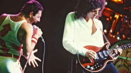 BA825T QUEEN with Freddie Mercury at left and Bran May