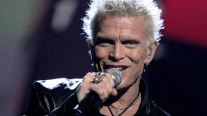 HNJYXK Singer Billy Idol performs during a rehearsal for Fashion Rocks at Radio City Music Hall September 6, 2005 in New York City September 6, 2005