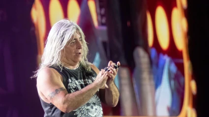 2JGW49E Athens, Greece 6 July 2022. Mikkey Dee congratulating the audience after the show.