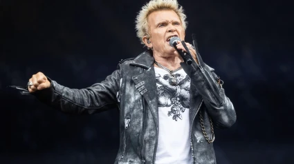 2R9RBD0 Billy Idol performing live with Generation Sex in 2023