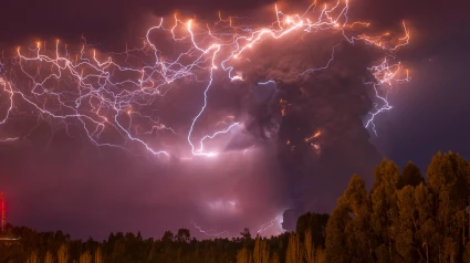 HH6D7P 2011, Cordon Caulle volcano eruption in Chile. The river region.