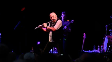 2RD0NG0 Ian Anderson und mit seiner Band Jethro Tull live Open Air im Hof der Landskron Brauerei. Gorlitz,16.07.2023