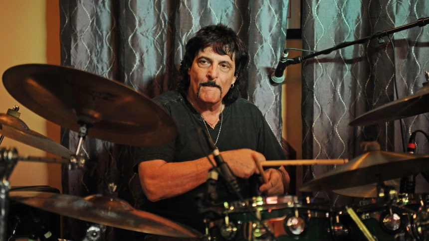 3AB1E98 March 4, 2016 - Fort Lauderdale, Florida, United States Of America - FORT LAUDERDALE, FL - MARCH 04: Carmine Appice and Steve Price perform at Rips Sports Bar and Grill. Carmine Appice is an American drummer and percussionist most commonly associated with the rock genre of music. Steve Price has played with such legendary musicians as Greg Allman, Dom um Ramao, Les Paul, Ray Gillan, Carmine Appice, Mike Portnoy, Ian Lloyd, Paul Morris, and Micheal Brecker on March 4, 2016 in Fort Lauderdale, Florida...People: Carmine Appice. (Credit Image: © Storms Media Group/SMG via ZUMA Wire)