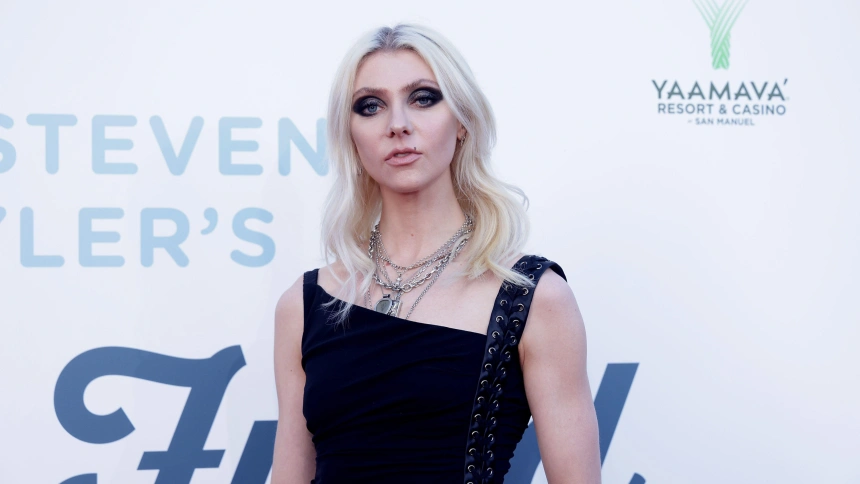 3DKW771 Hollywood Palladium on February 01, 2026 in Los Angeles, California. Taylor Momsen attends the 7th Annual Jam For Janie GRAMMY Awards Viewing Party at Hollywood Palladium on February 01, 2026 in Los Angeles, California. Photo: CraSH/imageSPACE /MediaPunch Credit: MediaPunch Inc/Alamy Live News