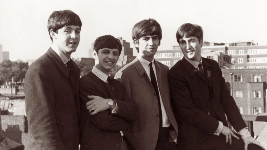2FN071W Early group portrait of the Beatles from a rooftop in 1962.