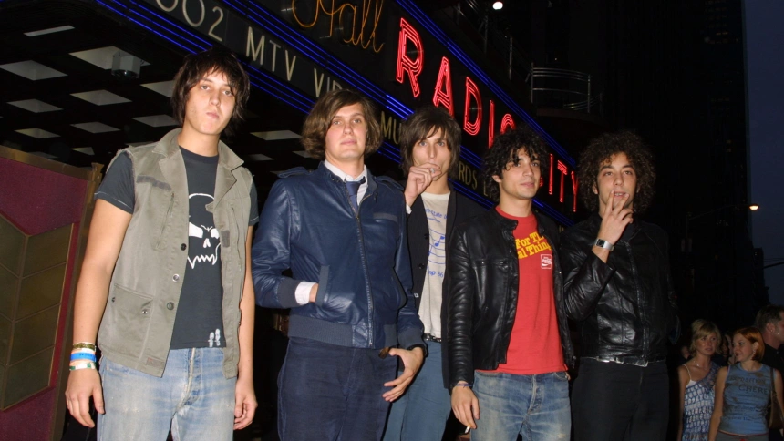 2E9NEC4 New York, NY--August 29, 2002--MTV Video Music Awards at Radio City Music Hall- THE STROKES