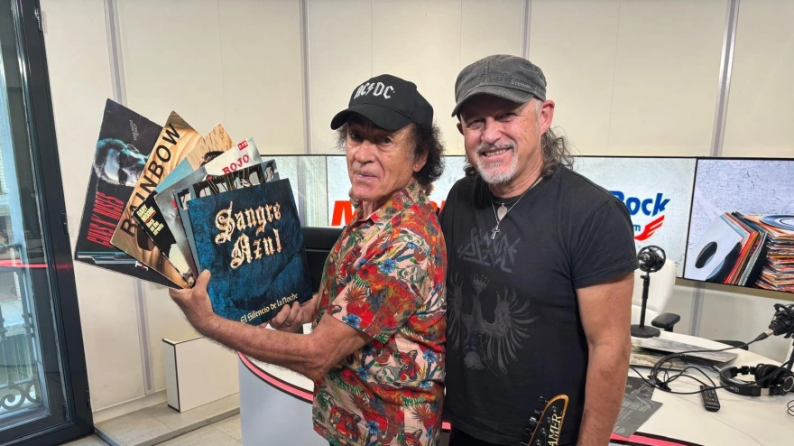 Juanjo Melero junto a Mariskal en el estudio de RockFM