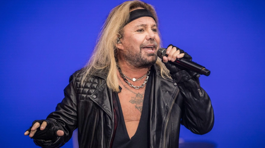 2T79011 Melbourne, Victoria, Australia. 14th Nov, 2023. MELBOURNE, AUSTRALIA - NOVEMBER 14: Vince Neil of Motley Crue performs at Marvel Stadium on November 14, 2023 in Melbourne, Australia. (Credit Image: © Chris Putnam/ZUMA Press Wire) EDITORIAL USAGE ONLY! Not for Commercial USAGE! Credit: ZUMA Press, Inc./Alamy Live News Credit: ZUMA Press, Inc./Alamy Live News