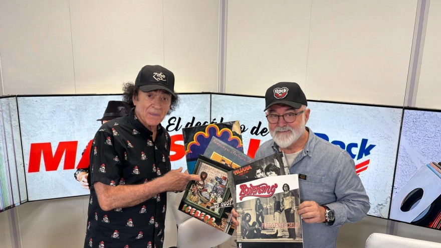 Ricardo Sanz junto a Mariskal en el estudio de RockFM